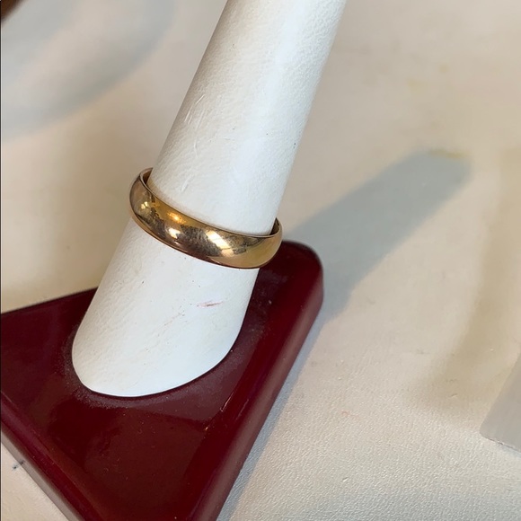 Plain gold color band - Picture 2 of 2